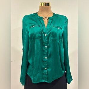 Dana Buchman Satin Emerald Green V Neck Metal Buttons & Metal Hooks Sleeve  Sz M